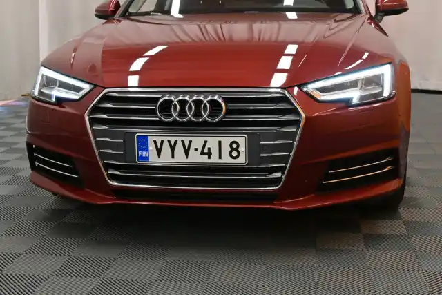 Valkoinen Sedan, Audi A4 – VYV-418