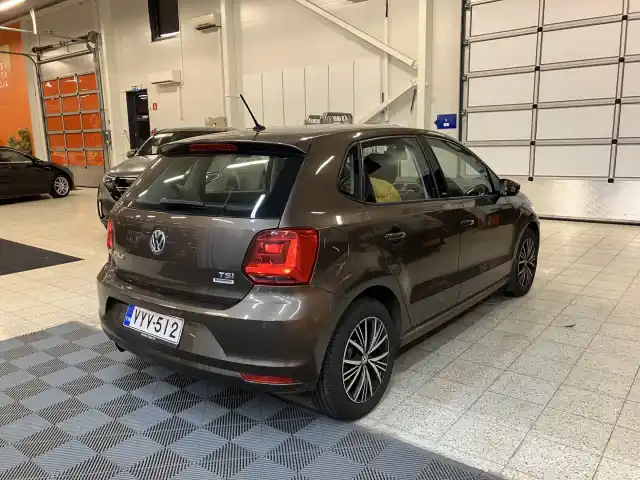 Ruskea (beige) Viistoperä, Volkswagen Polo – VYV-512