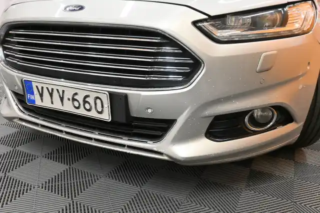 Harmaa Viistoperä, Ford Mondeo – VYV-660