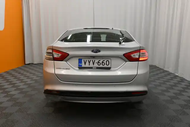 Harmaa Viistoperä, Ford Mondeo – VYV-660