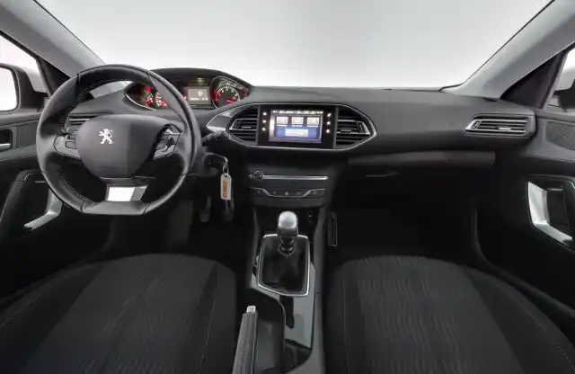 Valkoinen Viistoperä, Peugeot 308 – VYV-837