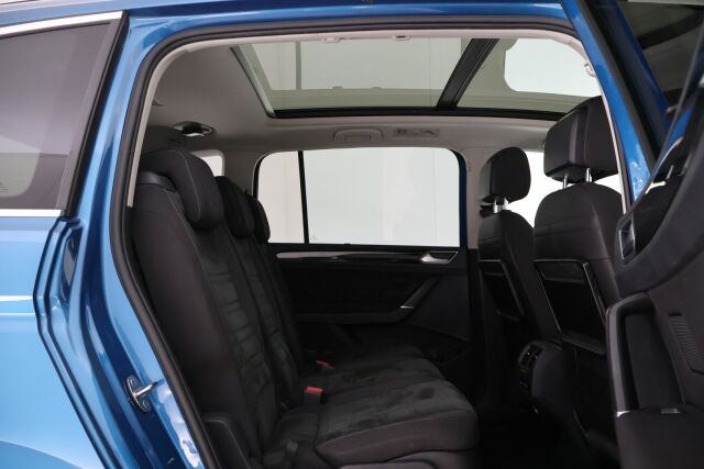 Sininen Tila-auto, Volkswagen Touran – VYX-989