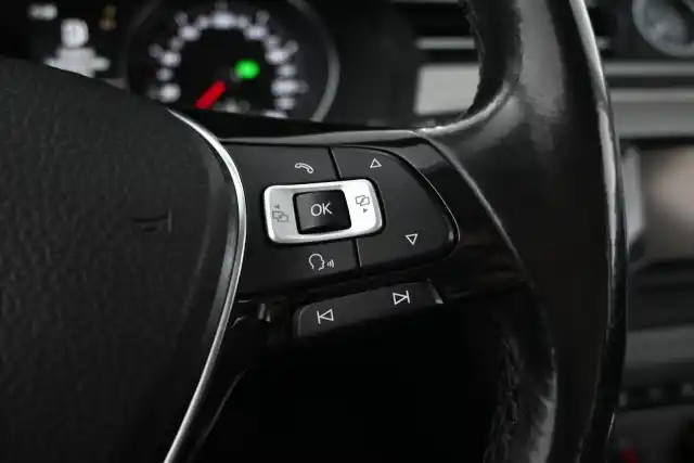 Harmaa Farmari, Volkswagen Passat – VYY-141