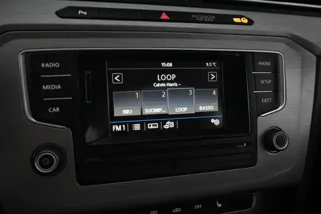Harmaa Farmari, Volkswagen Passat – VYY-141