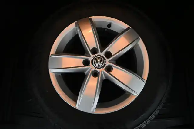 Harmaa Farmari, Volkswagen Passat – VYY-141