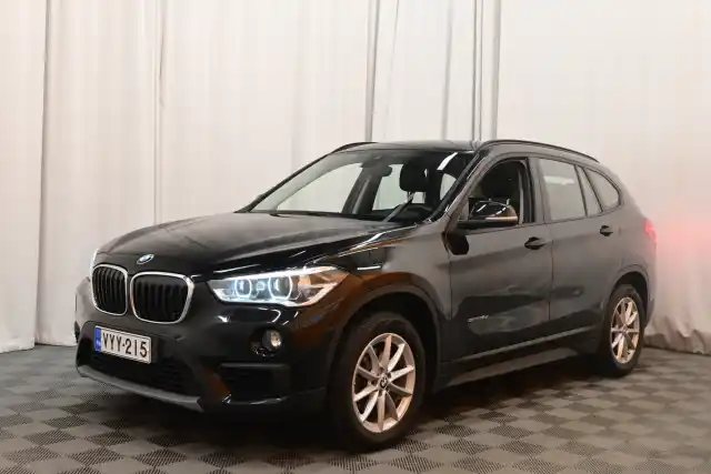 Musta Maastoauto, BMW X1 – VYY-215