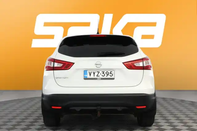 Valkoinen Maastoauto, Nissan Qashqai – VYZ-395