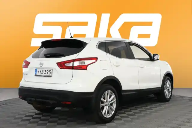 Valkoinen Maastoauto, Nissan Qashqai – VYZ-395