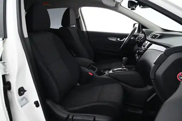 Valkoinen Maastoauto, Nissan Qashqai – VYZ-395