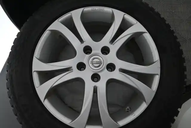 Valkoinen Maastoauto, Nissan Qashqai – VYZ-395
