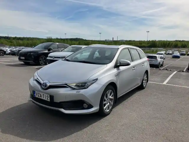 Hopea Farmari, Toyota Auris – VZA-712