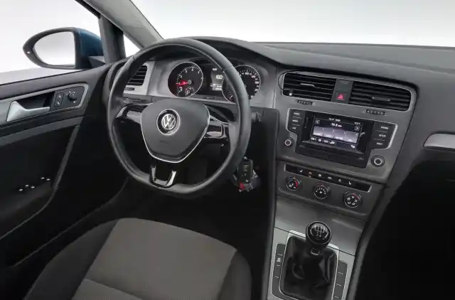 Sininen Viistoperä, Volkswagen Golf – VZA-763