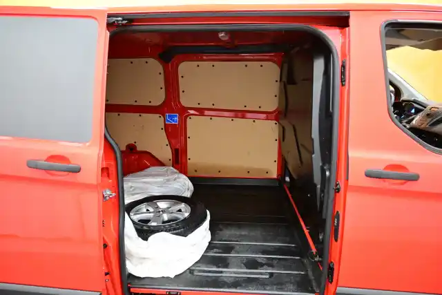 Punainen Pakettiauto, Ford Transit Custom – VZB-554