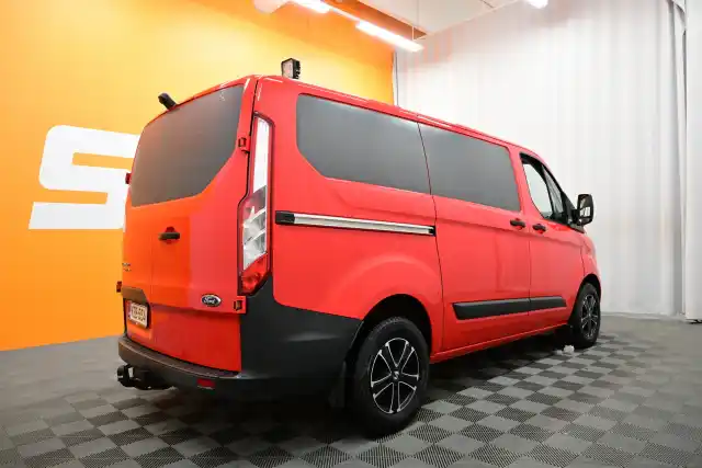 Punainen Pakettiauto, Ford Transit Custom – VZB-554