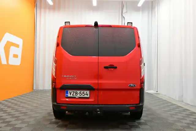 Punainen Pakettiauto, Ford Transit Custom – VZB-554