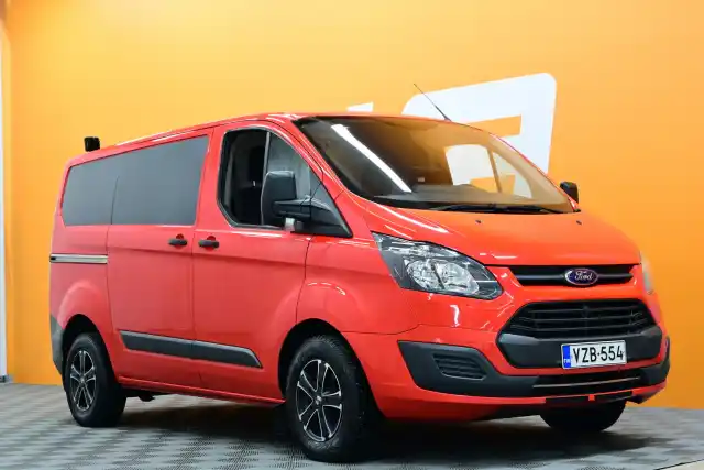 Punainen Pakettiauto, Ford Transit Custom – VZB-554