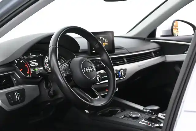 Hopea Farmari, Audi A4 – VZC-118