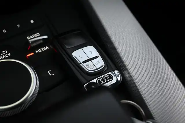Hopea Farmari, Audi A4 – VZC-118