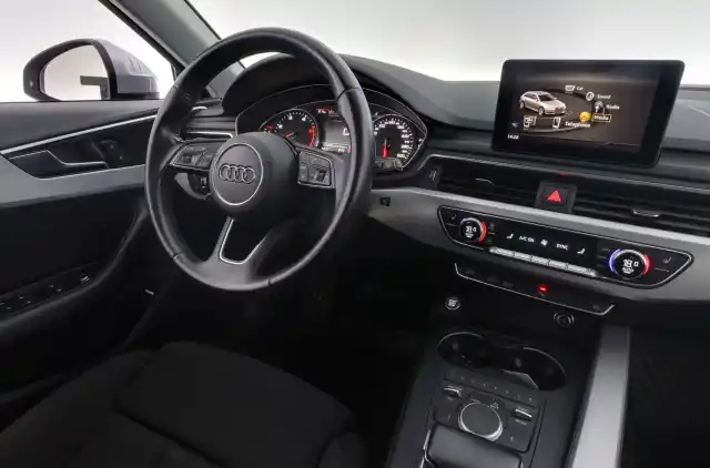 Hopea Farmari, Audi A4 – VZC-118
