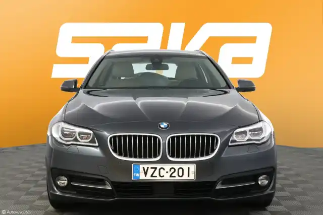 Harmaa Farmari, BMW 520 – VZC-201