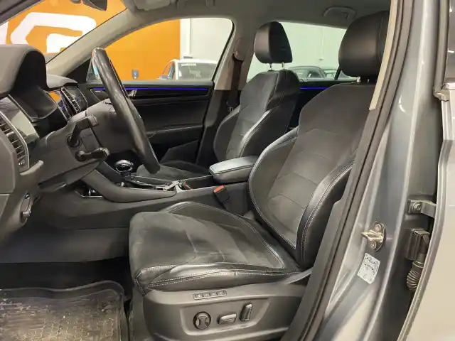 Harmaa Maastoauto, Skoda Kodiaq – VZE-738