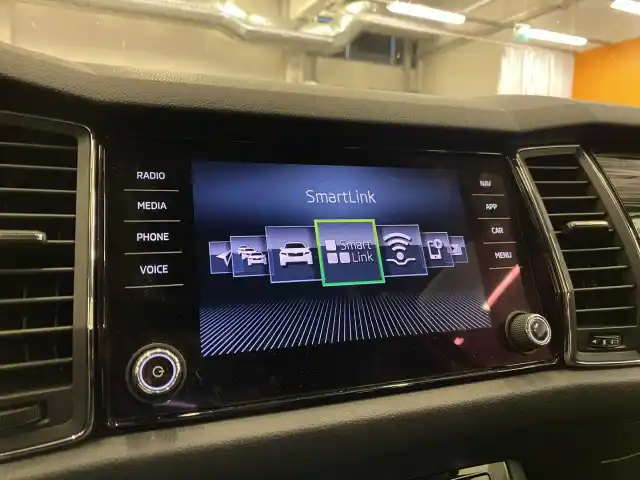Harmaa Maastoauto, Skoda Kodiaq – VZE-738