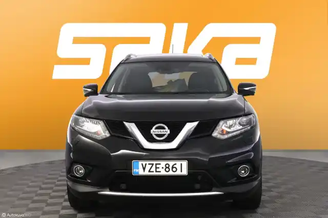 Musta Maastoauto, Nissan X-Trail – VZE-861