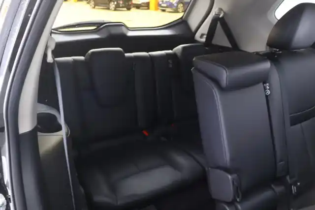 Musta Maastoauto, Nissan X-Trail – VZE-861