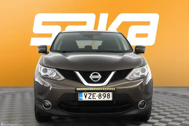 Ruskea Maastoauto, Nissan Qashqai – VZE-898