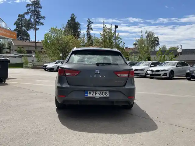 Harmaa Farmari, Seat Leon ST – VZF-308
