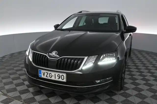 Musta Farmari, Skoda Octavia – VZG-190