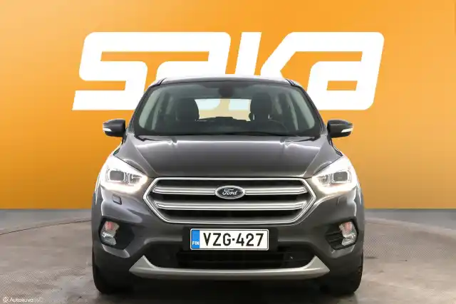 Harmaa Maastoauto, Ford Kuga – VZG-427