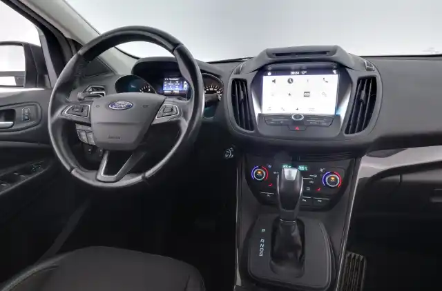 Harmaa Maastoauto, Ford Kuga – VZG-427