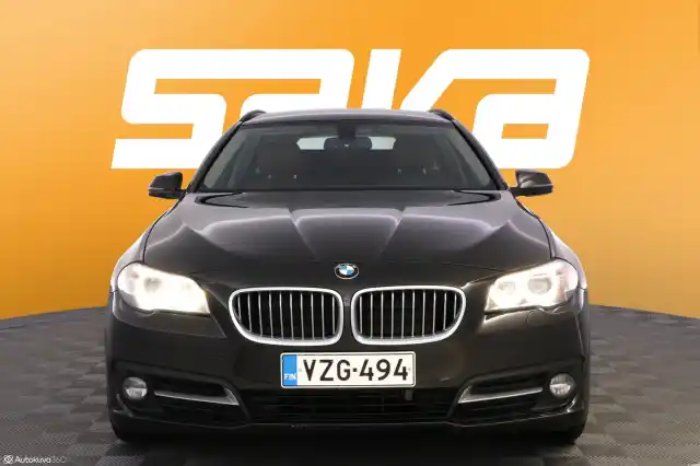 Ruskea Farmari, BMW 520 – VZG-494