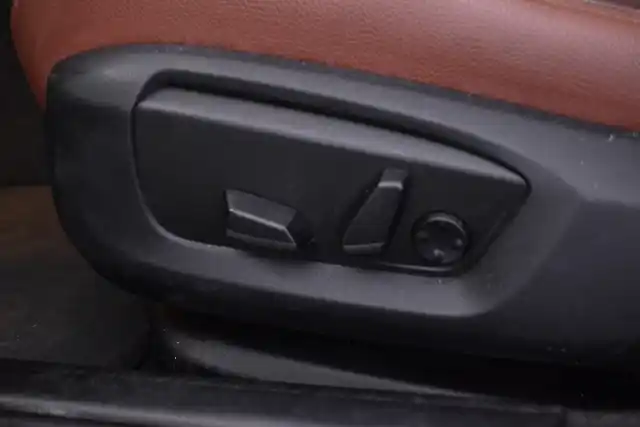 Ruskea Farmari, BMW 520 – VZG-494