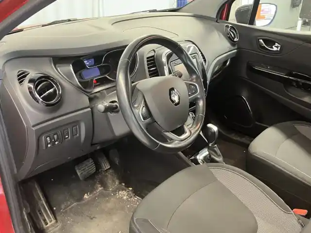 Punainen Viistoperä, Renault Captur – VZH-223