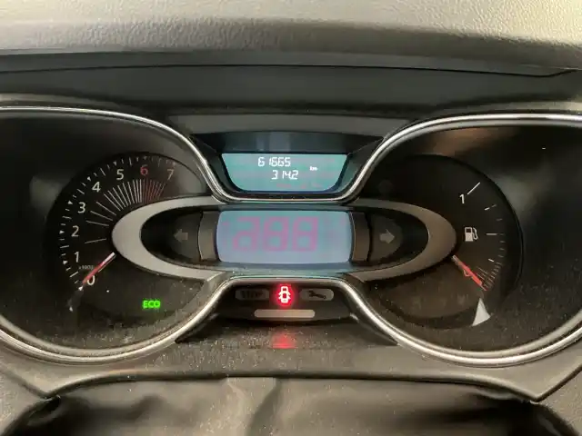 Punainen Viistoperä, Renault Captur – VZH-223