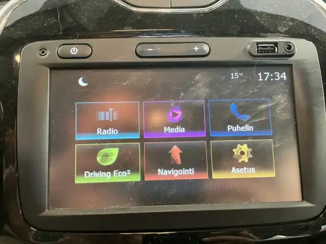 Punainen Viistoperä, Renault Captur – VZH-223