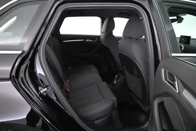 Musta Viistoperä, Audi A3 – VZH-604