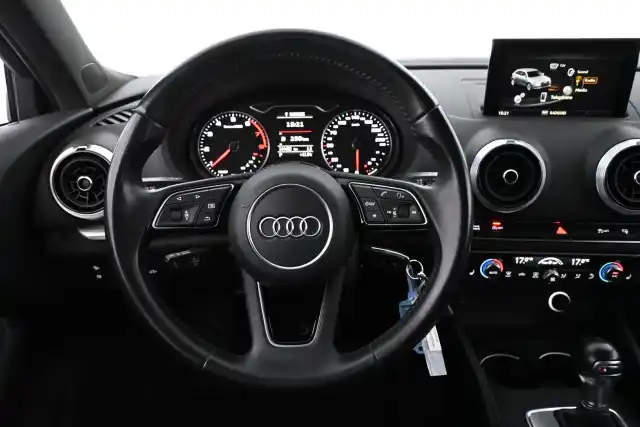 Musta Viistoperä, Audi A3 – VZH-604