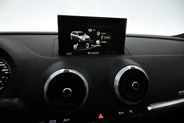 Musta Viistoperä, Audi A3 – VZH-604