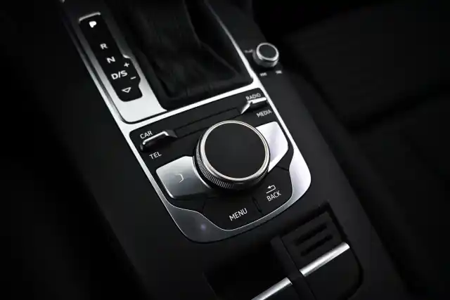 Musta Viistoperä, Audi A3 – VZH-604