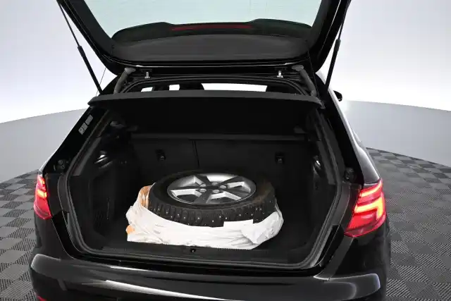 Musta Viistoperä, Audi A3 – VZH-604