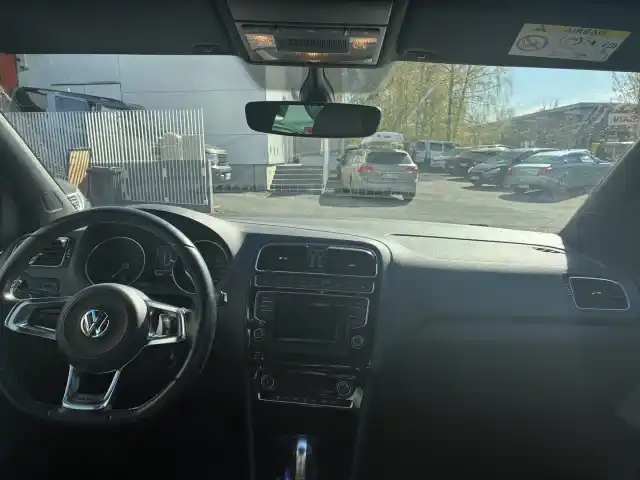 Valkoinen Viistoperä, Volkswagen Polo – VZH-634