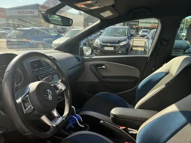 Valkoinen Viistoperä, Volkswagen Polo – VZH-634