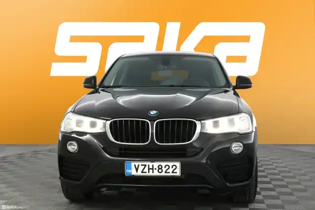 Musta Maastoauto, BMW X4 – VZH-822