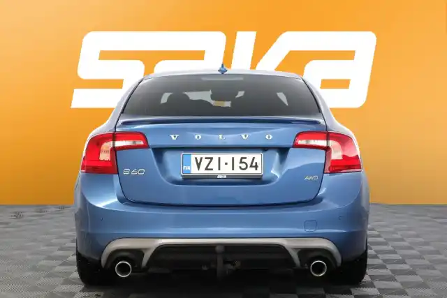 Sininen Sedan, Volvo S60 – VZI-154