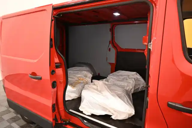 Punainen Pakettiauto, Fiat Talento – VZI-882