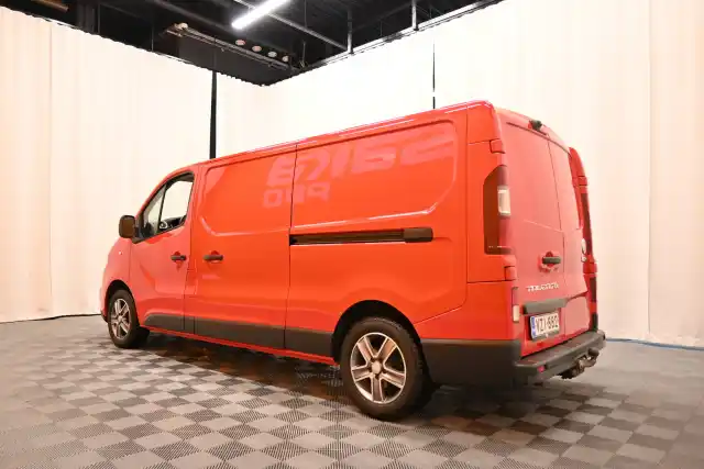 Punainen Pakettiauto, Fiat Talento – VZI-882