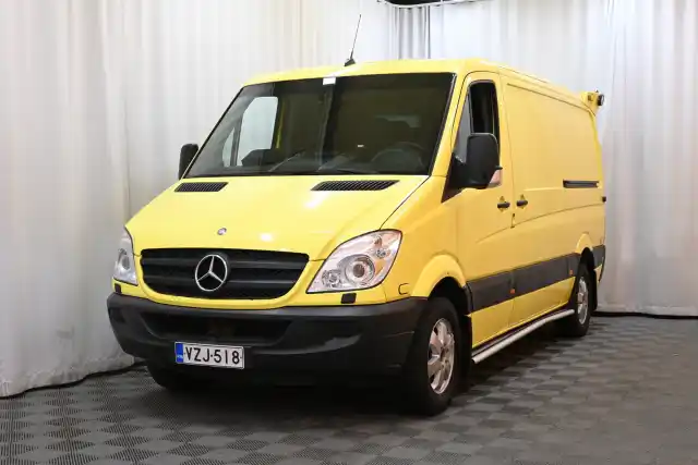 Keltainen Pakettiauto, Mercedes-Benz Sprinter – VZJ-518